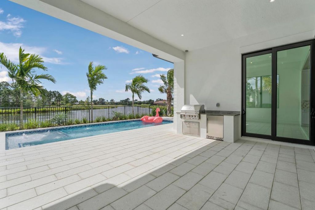 207 SE Bella Strano, Port Saint Lucie, FL 34984 Photo