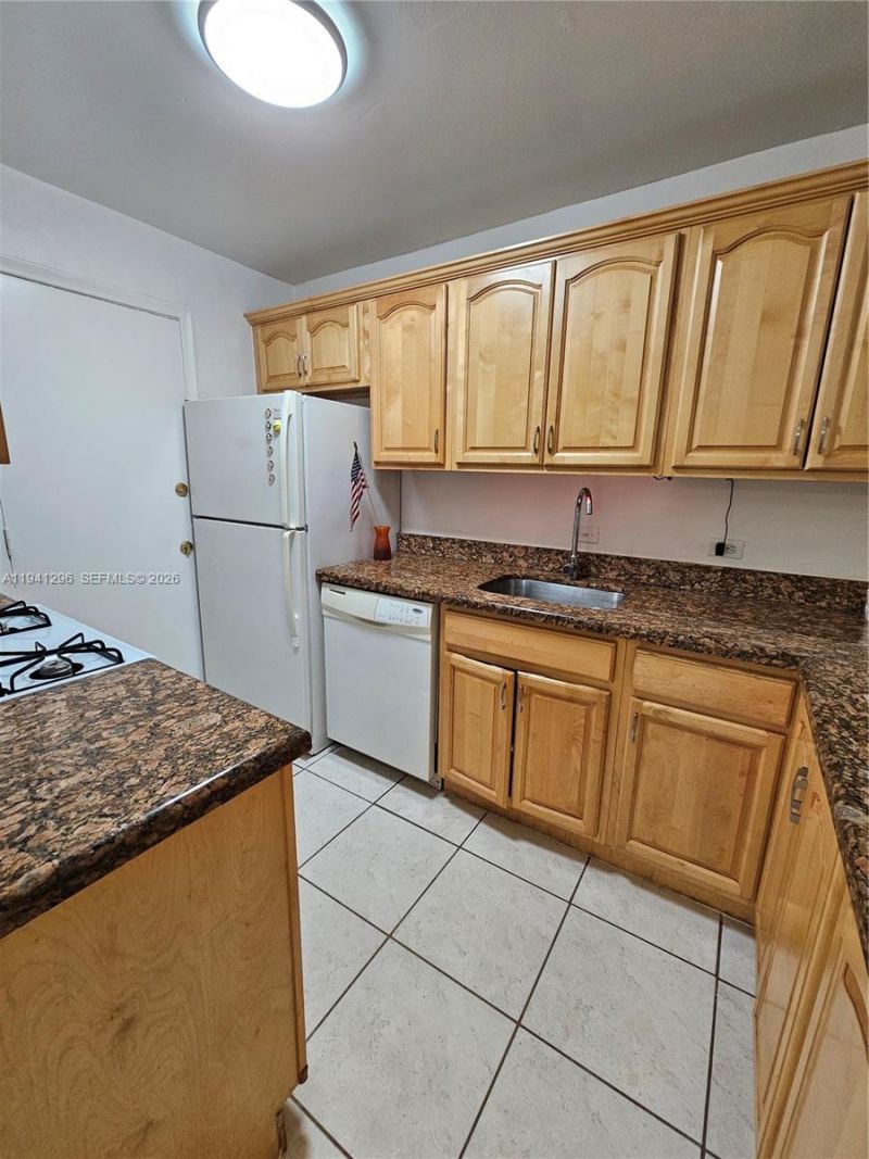 6900 N Kendall Dr , Unit A102, Pinecrest, FL 33156 Photo