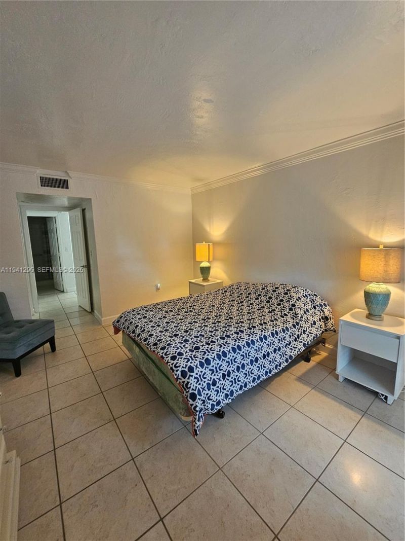 6900 N Kendall Dr , Unit A102, Pinecrest, FL 33156 Photo