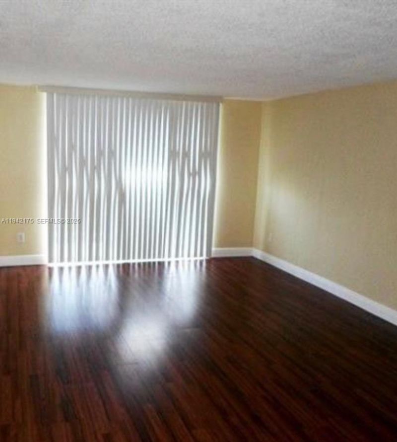 498 NW 165th St Rd, Unit D-507, Miami, FL 33169 Photo