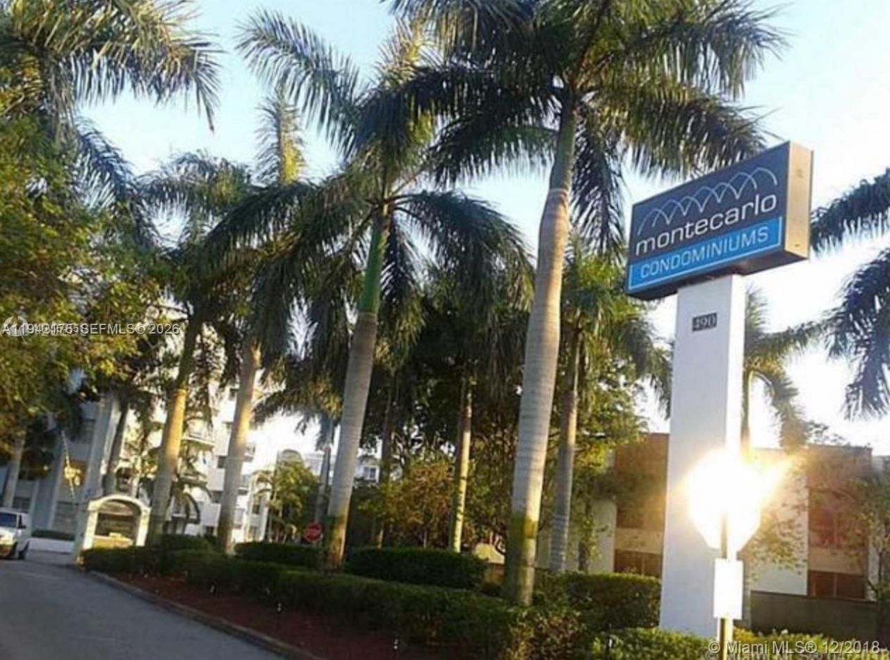 498 NW 165th St Rd, Unit D-507, Miami, FL 33169 Photo