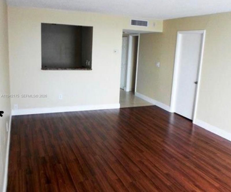 498 NW 165th St Rd, Unit D-507, Miami, FL 33169 Photo