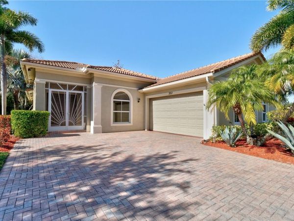 3211 Sussex Way, Vero Beach, FL 32966