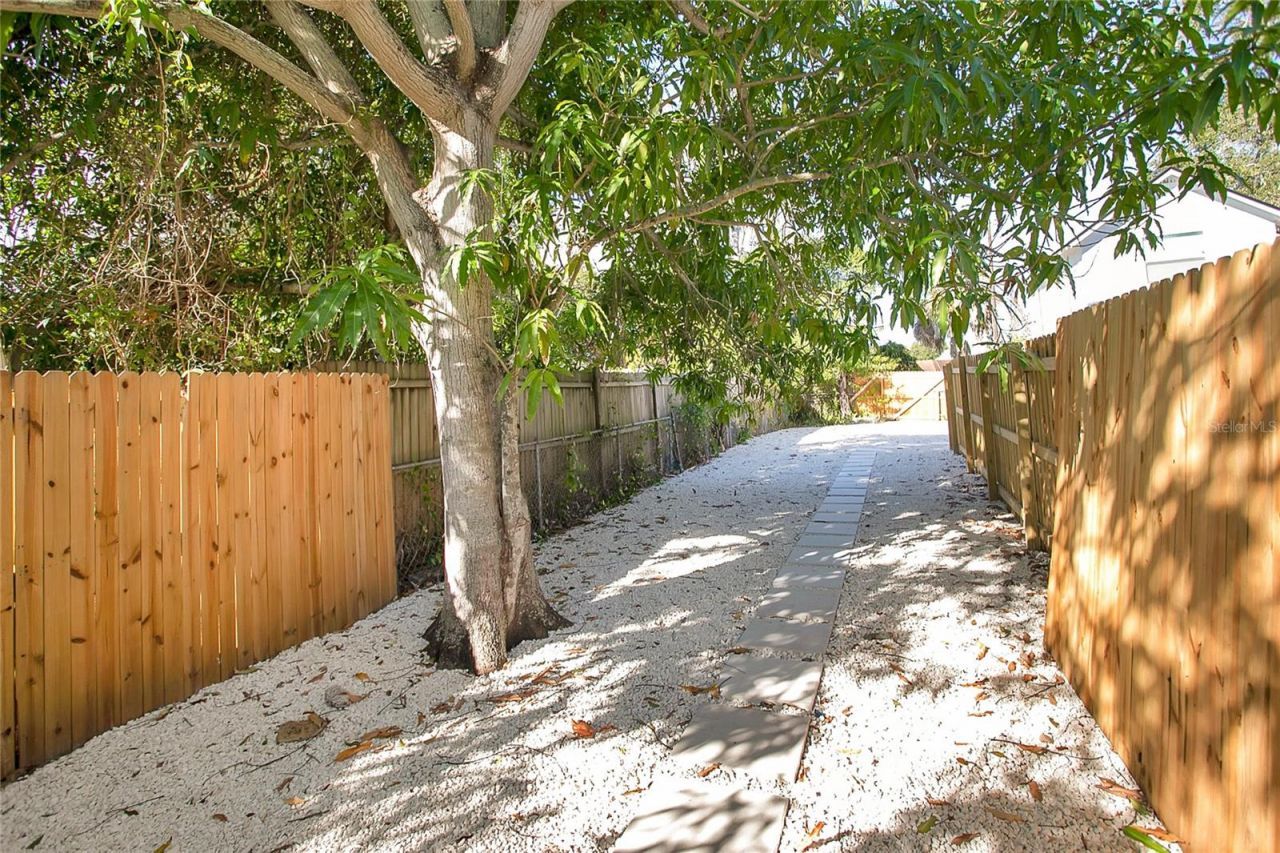 1205 Highland Street S, Saint Petersburg, FL 33701 Photo