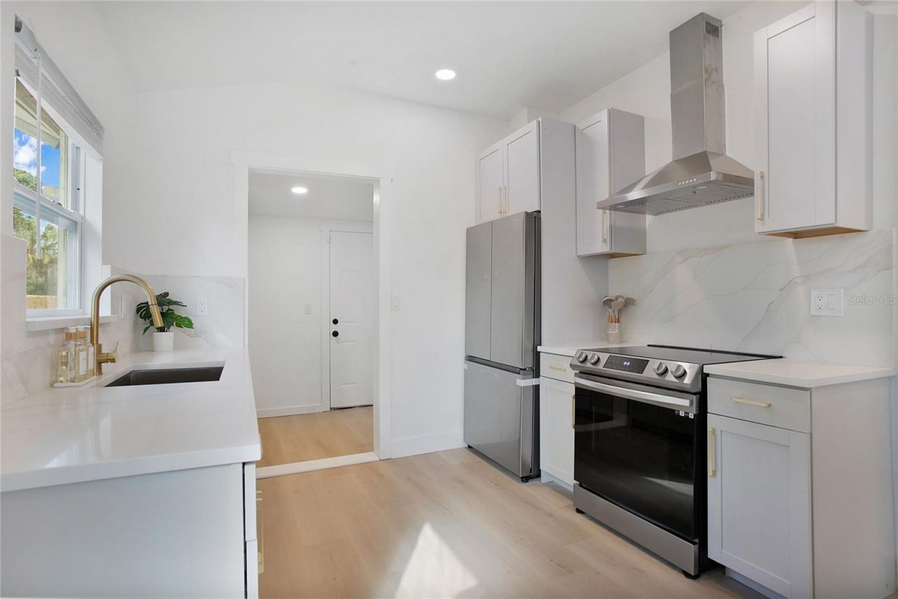 1205 Highland Street S, Saint Petersburg, FL 33701 Photo