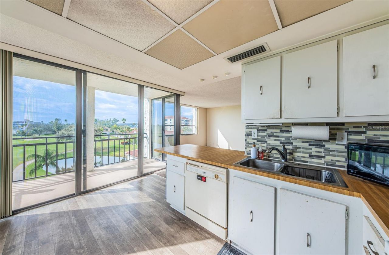 6210 Sun Boulevard, Unit 408, Saint Petersburg, FL 33715 Photo