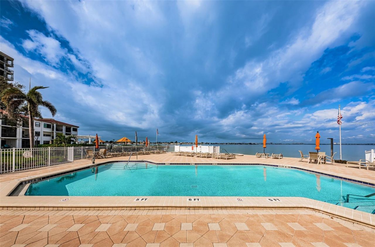 6210 Sun Boulevard, Unit 408, Saint Petersburg, FL 33715 Photo