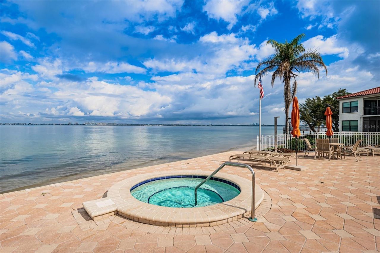 6210 Sun Boulevard, Unit 408, Saint Petersburg, FL 33715 Photo