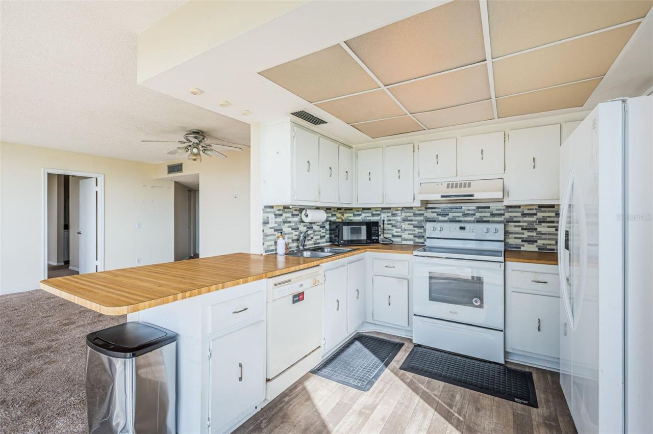 6210 Sun Boulevard, Unit 408, Saint Petersburg, FL 33715 Photo