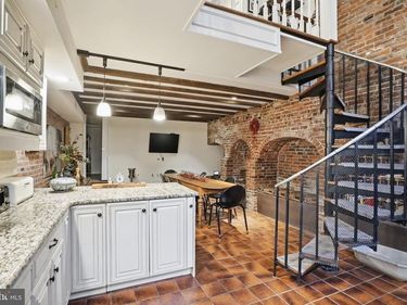 131 PINE STREET, PHILADELPHIA, PA 19106