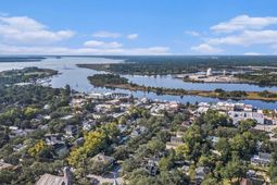 1027 St. Martin St. photo 4