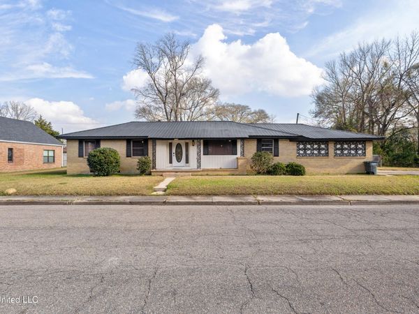 1116 West Avenue, Columbia, MS 39429