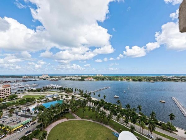 255 Evernia Street, Unit 311, West Palm Beach, FL 33401