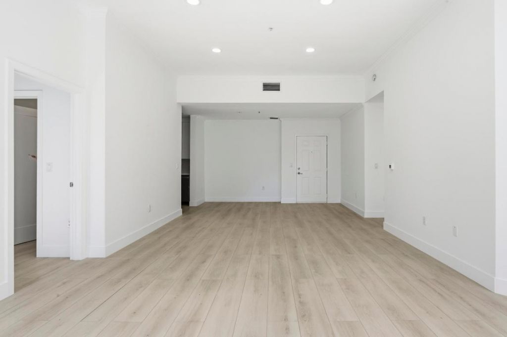 255 Evernia Street, Unit 311, West Palm Beach, FL 33401 Photo