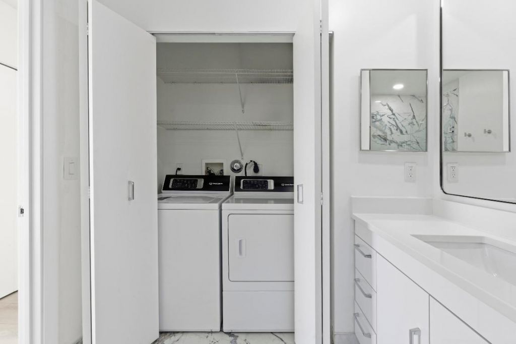 255 Evernia Street, Unit 311, West Palm Beach, FL 33401 Photo