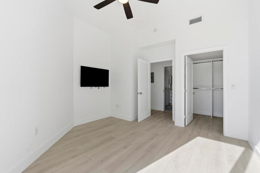 255 Evernia Street, Unit 311, West Palm Beach, FL 33401 Photo