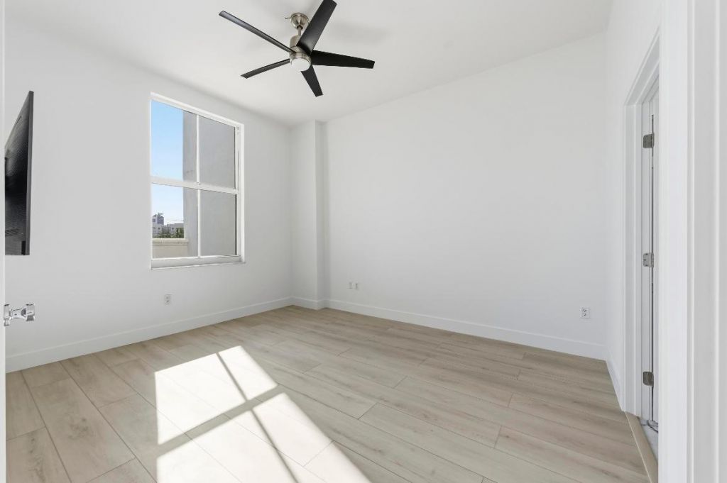 255 Evernia Street, Unit 311, West Palm Beach, FL 33401 Photo