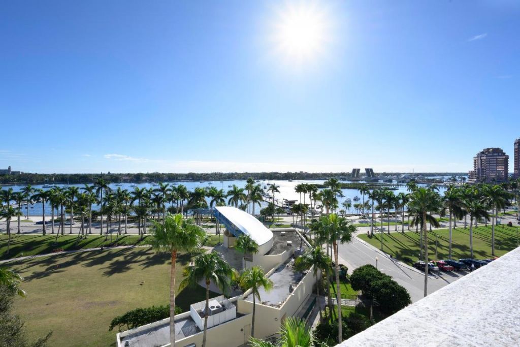 255 Evernia Street, Unit 311, West Palm Beach, FL 33401 Photo