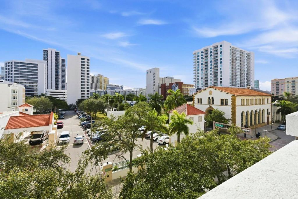 255 Evernia Street, Unit 311, West Palm Beach, FL 33401 Photo