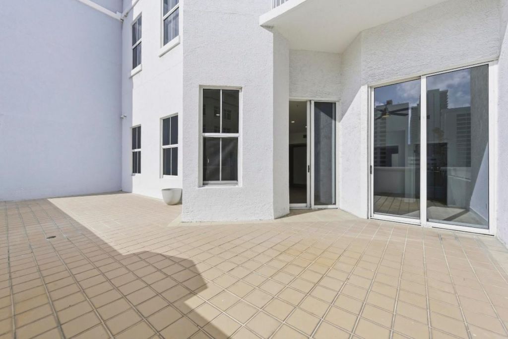 255 Evernia Street, Unit 311, West Palm Beach, FL 33401 Photo