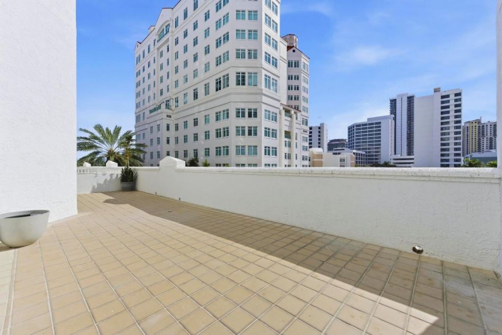 255 Evernia Street, Unit 311, West Palm Beach, FL 33401 Photo