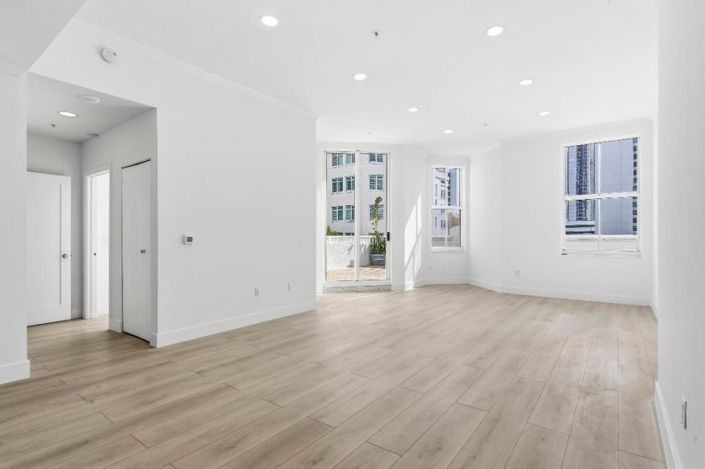 255 Evernia Street, Unit 311, West Palm Beach, FL 33401 Photo