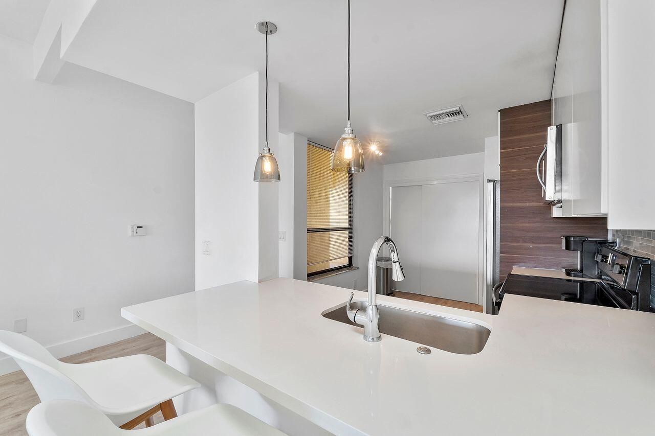 7508 La Paz Boulevard, Unit 304, Boca Raton, FL 33433 Photo