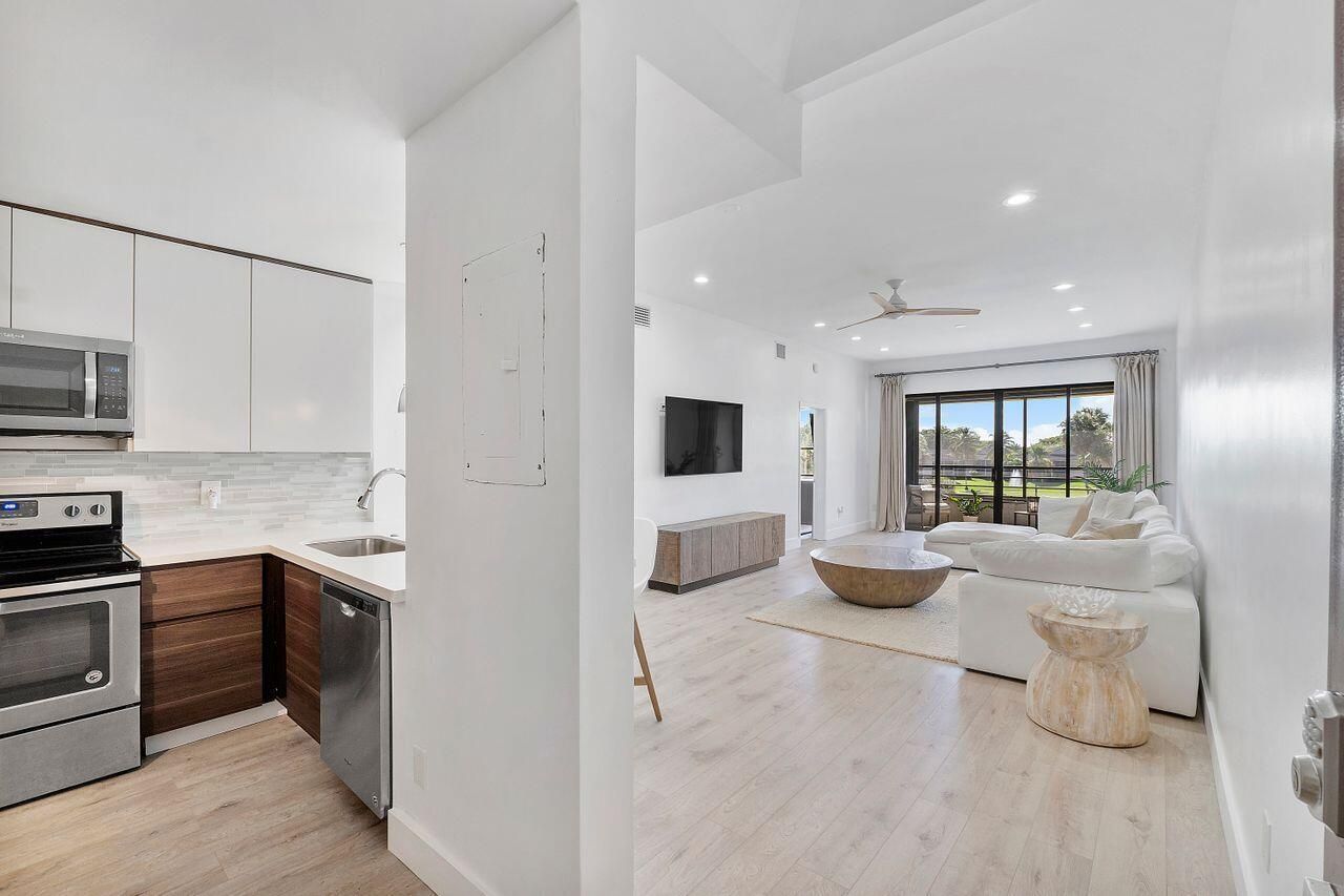 7508 La Paz Boulevard, Unit 304, Boca Raton, FL 33433 Photo