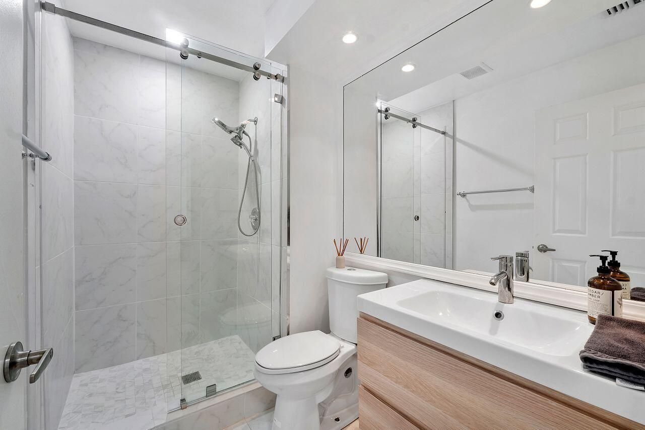 7508 La Paz Boulevard, Unit 304, Boca Raton, FL 33433 Photo