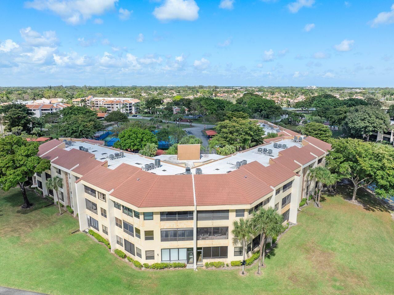 7508 La Paz Boulevard, Unit 304, Boca Raton, FL 33433 Photo