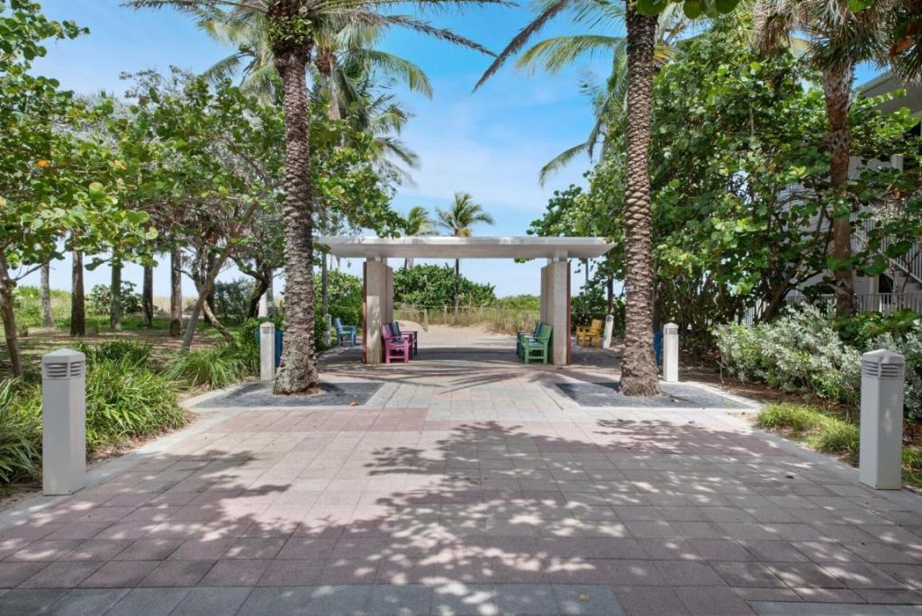 4555 W Tradewinds Avenue, Lauderdale by the Sea, FL 33308 Photo