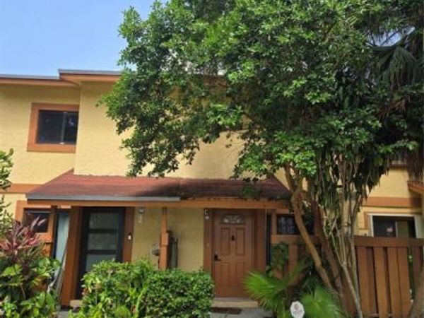 4070 Sierra Terrace, Sunrise, FL 33351