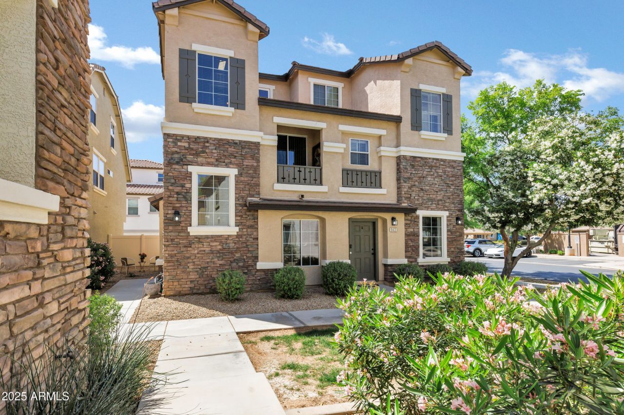 945 W Wendy Way, Gilbert, AZ 85233 Main Photo