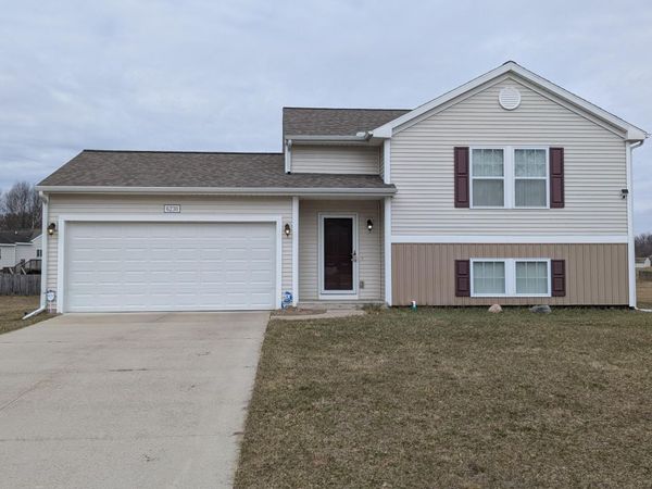 6230 Summer Ridge Court, Greenville, MI 48838