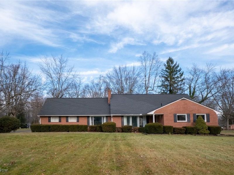 715 Highland Park Drive, Akron, OH 44319 Photo 1