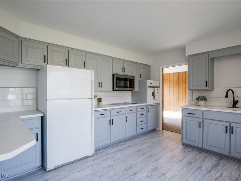 715 Highland Park Drive, Akron, OH 44319 Photo 12