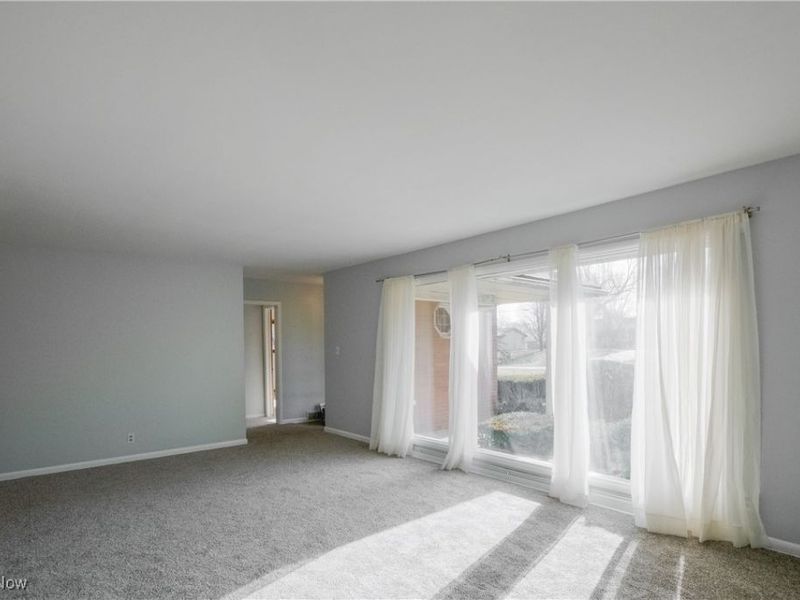 715 Highland Park Drive, Akron, OH 44319 Photo 6