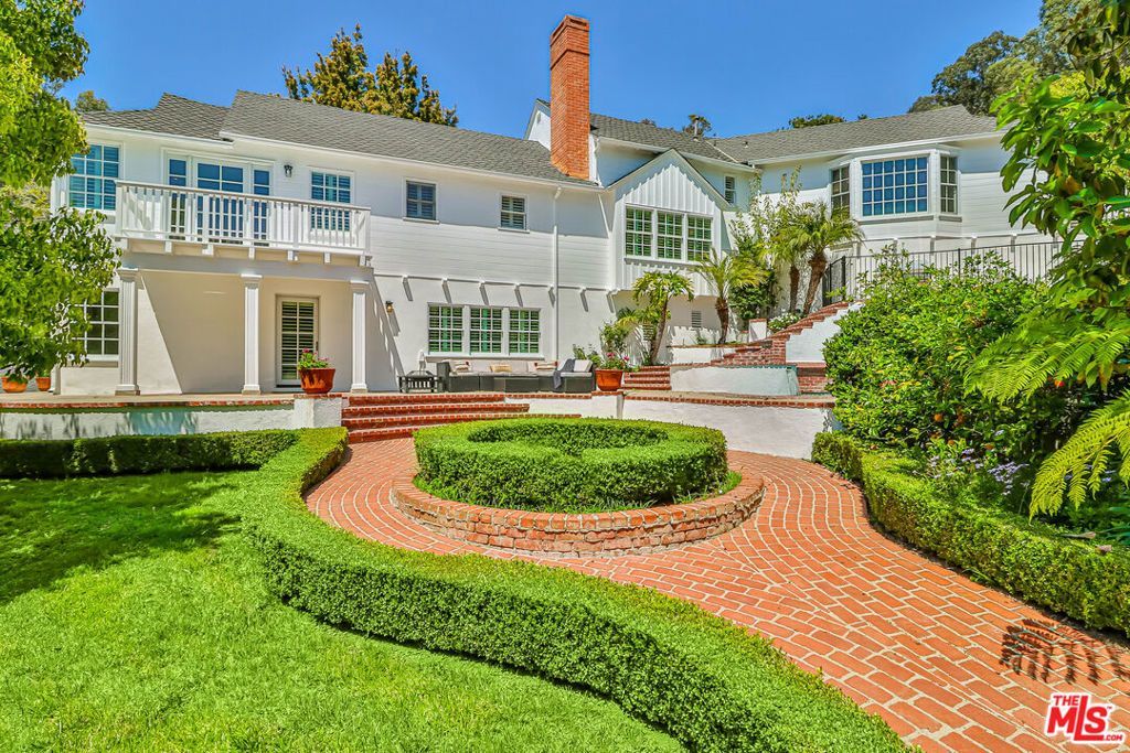 657 N Saltair Avenue, Los Angeles, CA 90049 Main Photo