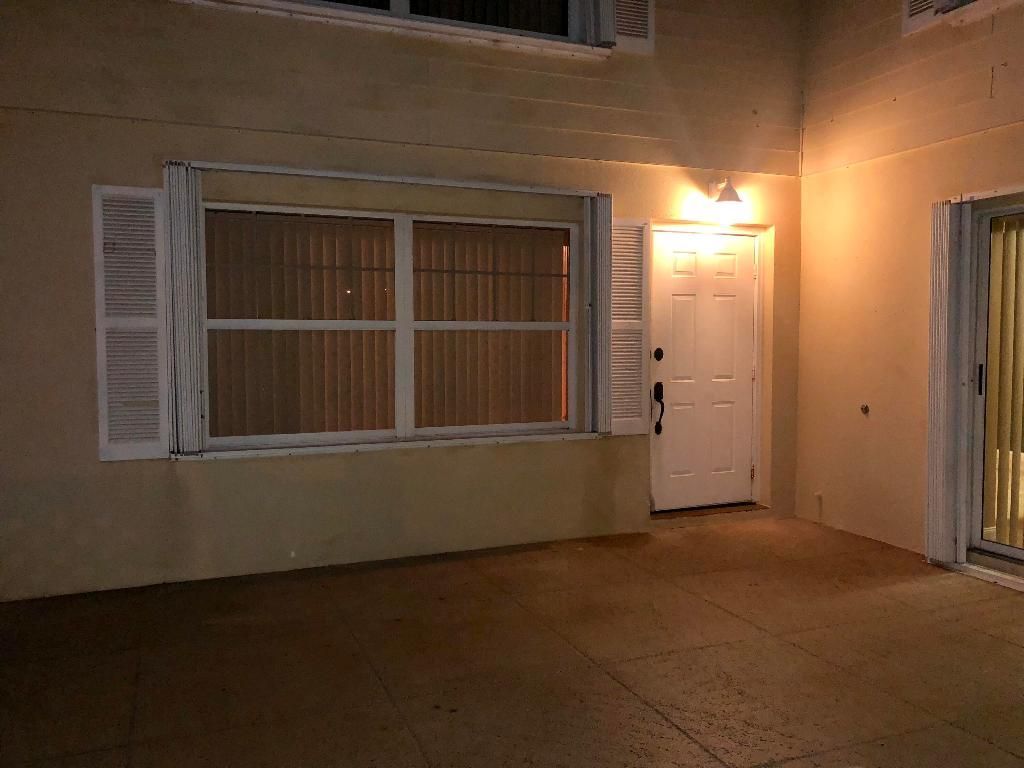 8131 Sedgewick Court, Unit 31b, Lake Clarke Shores, FL 33406 Photo