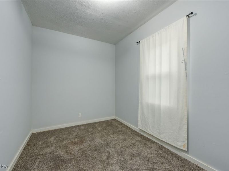 5678 Hamlet Avenue, Cleveland, OH 44127 Photo 12