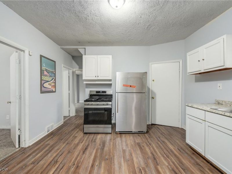 5678 Hamlet Avenue, Cleveland, OH 44127 Photo 5