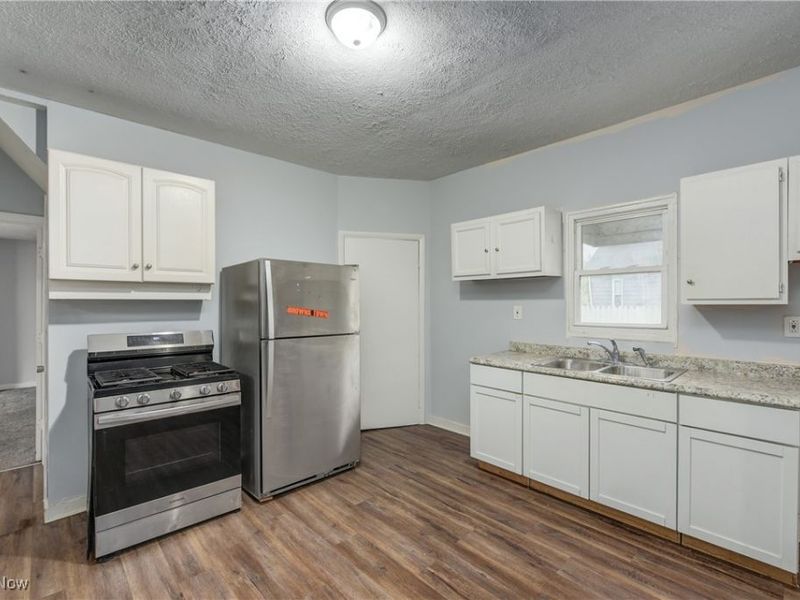 5678 Hamlet Avenue, Cleveland, OH 44127 Photo 6