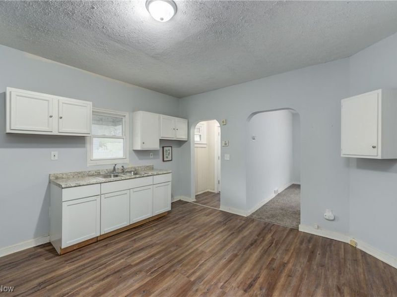 5678 Hamlet Avenue, Cleveland, OH 44127 Photo 7