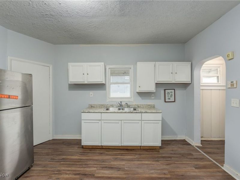 5678 Hamlet Avenue, Cleveland, OH 44127 Photo 8