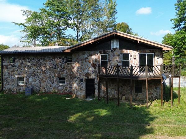 665 Frank Atkins Road, Thorn Hill, TN 37881