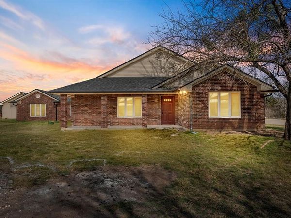 206 Navajo Trail , Gatesville, TX 76528