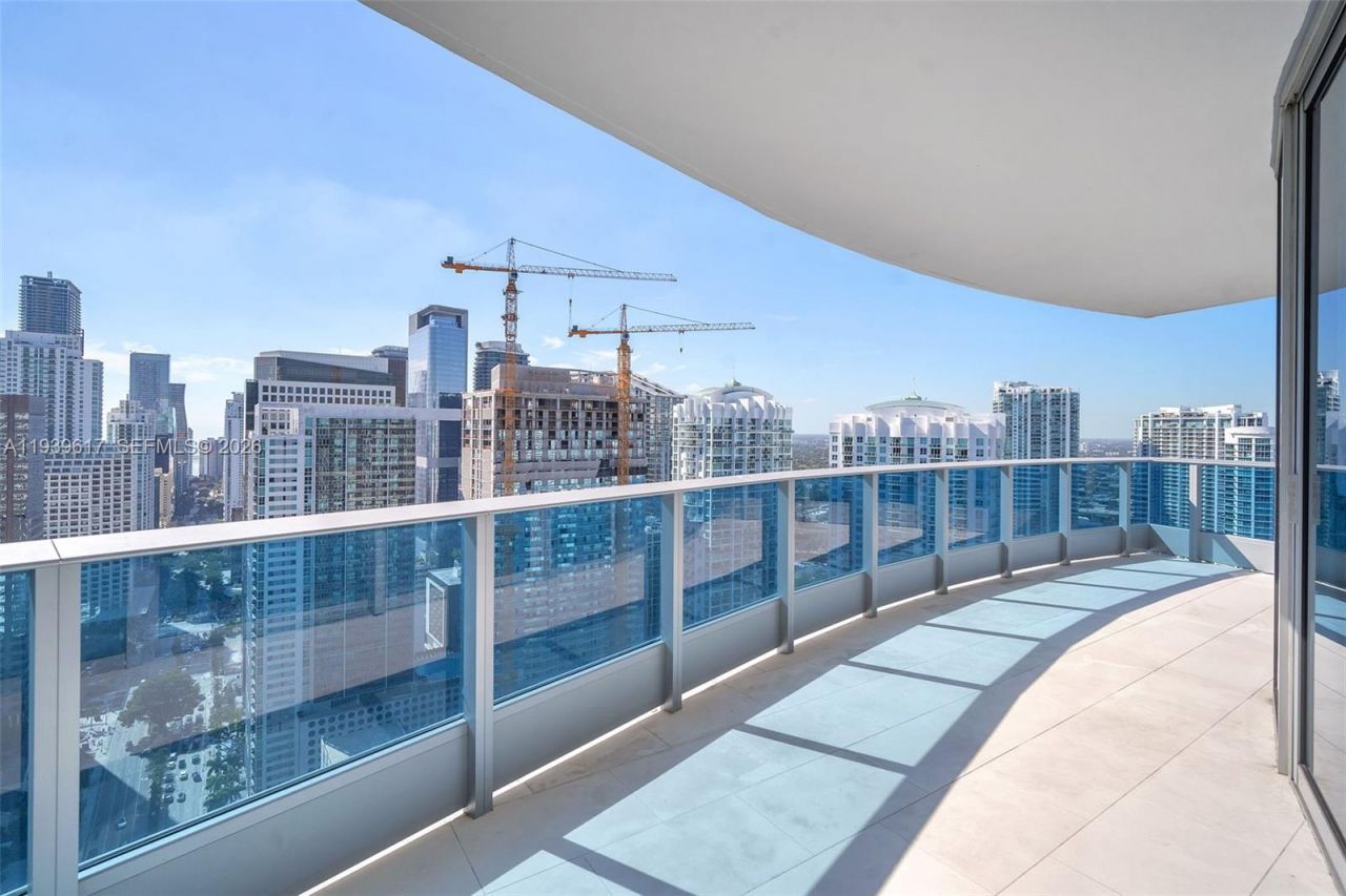 200 Biscayne Boulevard Way, Unit 4202, Miami, FL 33131 Photo
