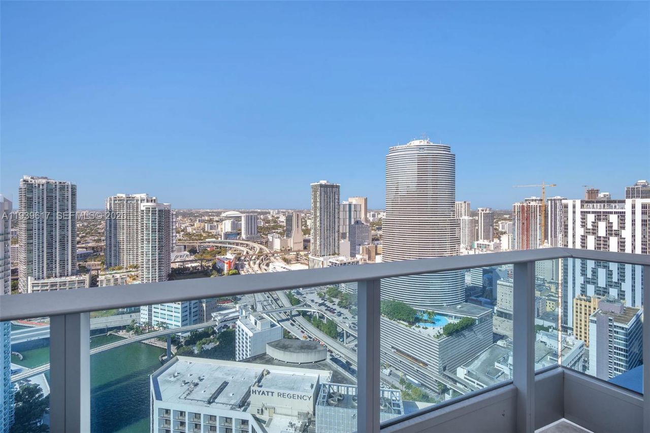 200 Biscayne Boulevard Way, Unit 4202, Miami, FL 33131 Photo