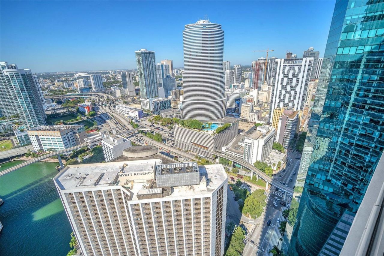 200 Biscayne Boulevard Way, Unit 4202, Miami, FL 33131 Photo