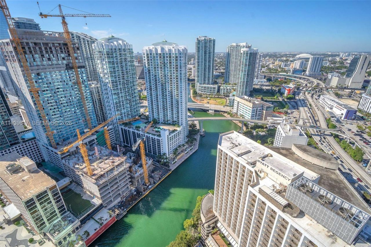 200 Biscayne Boulevard Way, Unit 4202, Miami, FL 33131 Photo